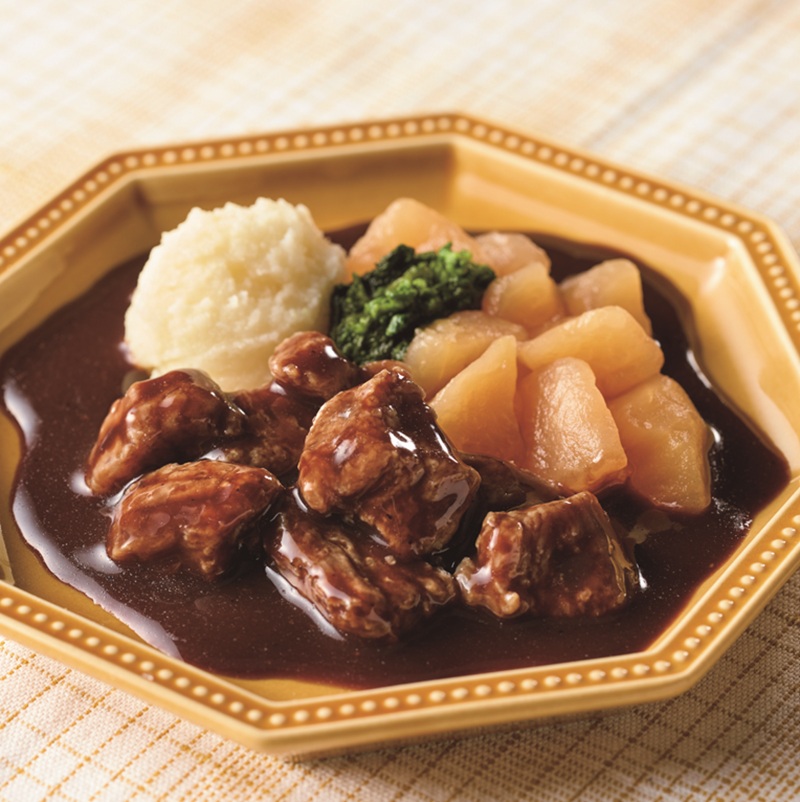 牛肉の赤ワイン煮マッシュポテト添え